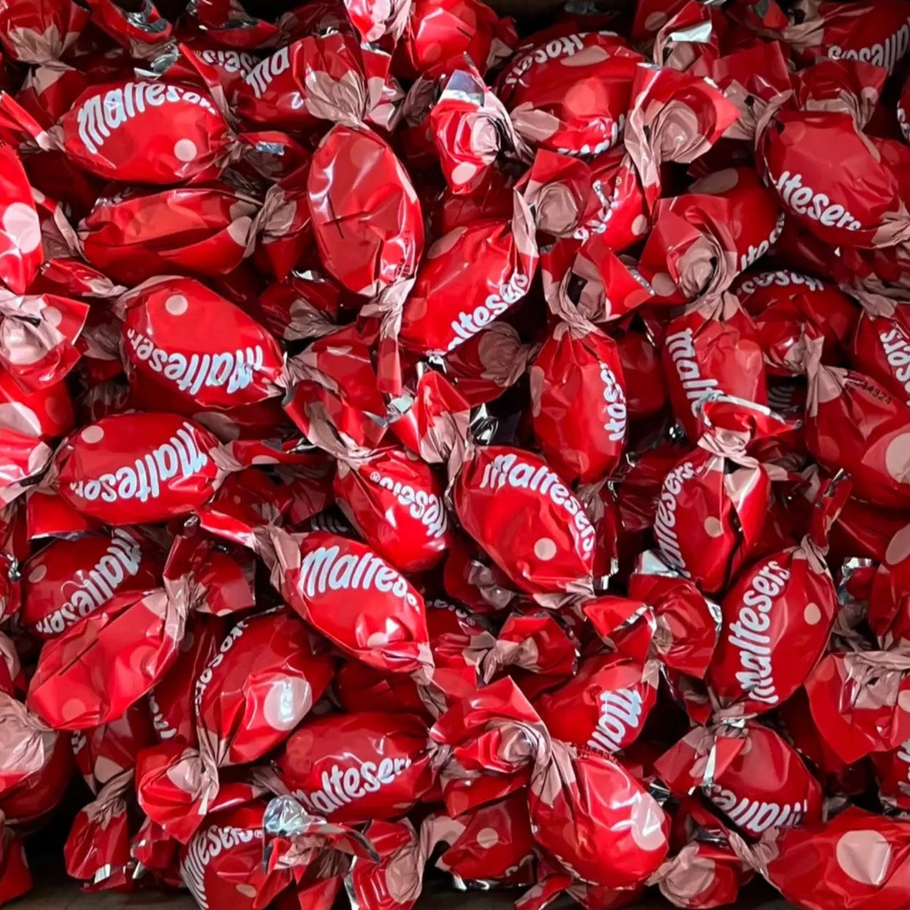 Celebrations Choose Your Own Chocolate Pick N Mix Vegetarian Halal Chocolate Candy Sweet Snacks